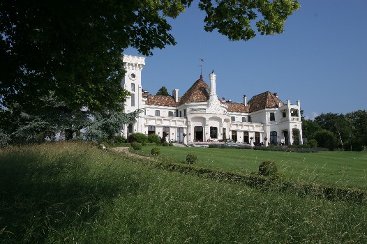 Mid EM siirtyy elokuulle