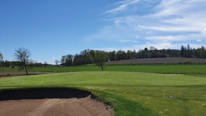 Ruukkigolfin kuningattareksi kruunattiin Milla Hallanoro